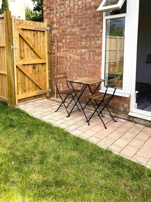 Modern Flat Near Train Station With Free Parking Apartment Cambridge  Exterior photo